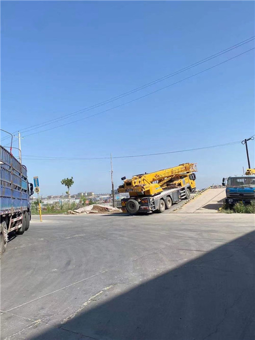 丹江口市25吨吊车的租赁价格大概是多少？