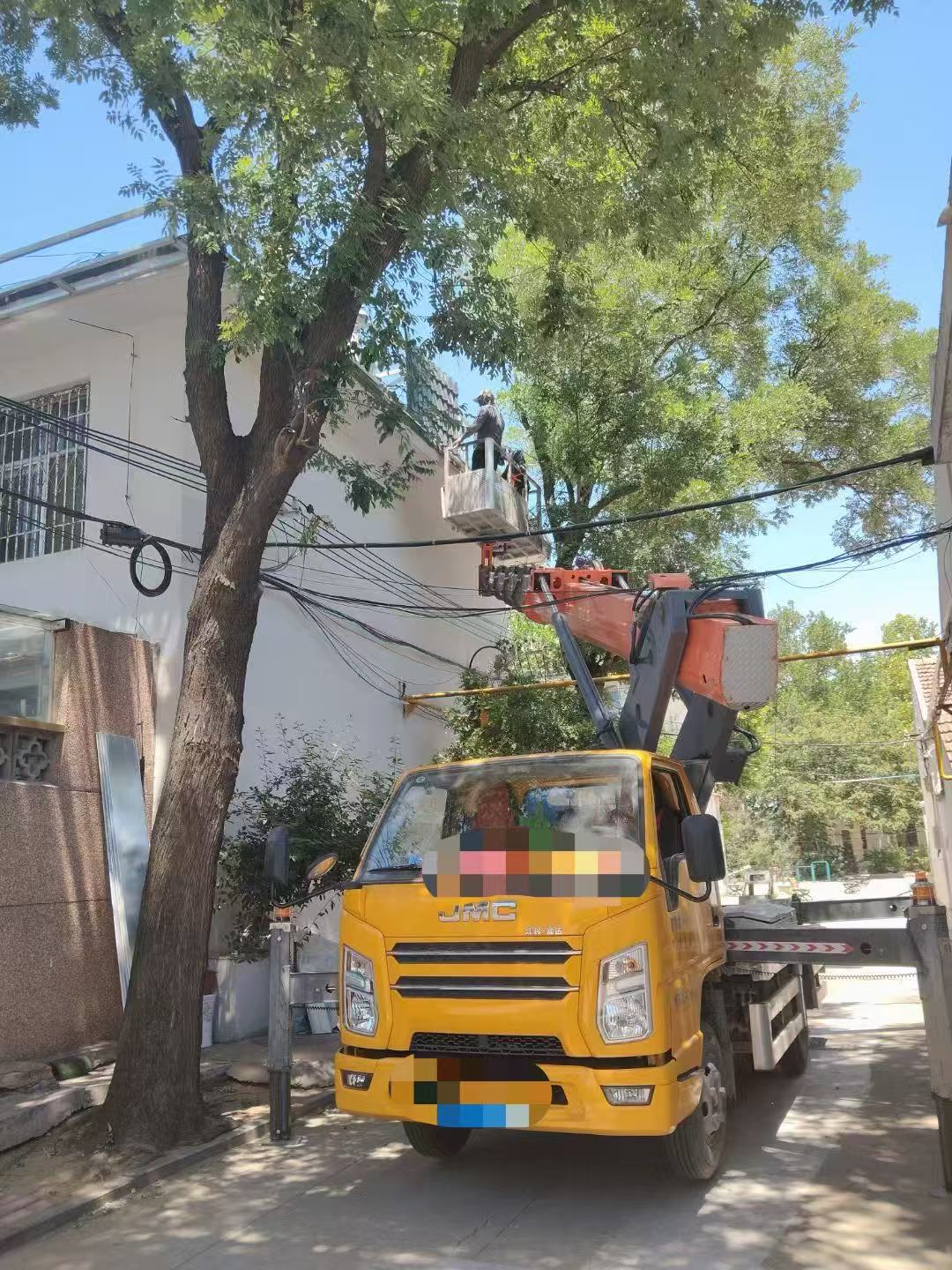 丹江口市高空作业车能吊装重物吗？最大承载多少公斤？