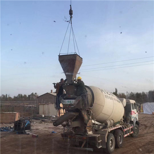 丹江口市“精准瞄准”—— 吊车的 “定位导航” 技术