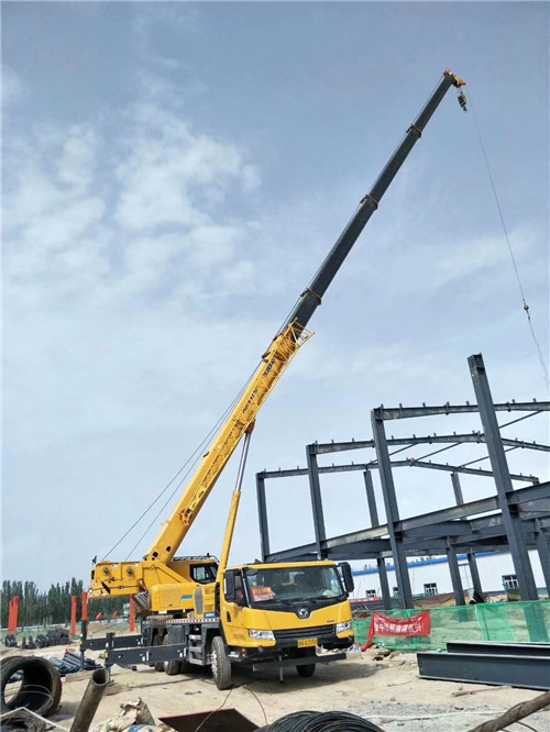 丹江口市超高层建筑钢结构吊装案例